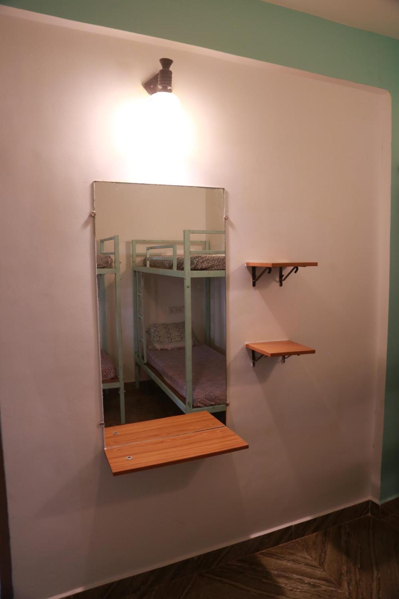 Kumbaya Beachside Hostel & Apartments At Arambol Beach Екстер'єр фото